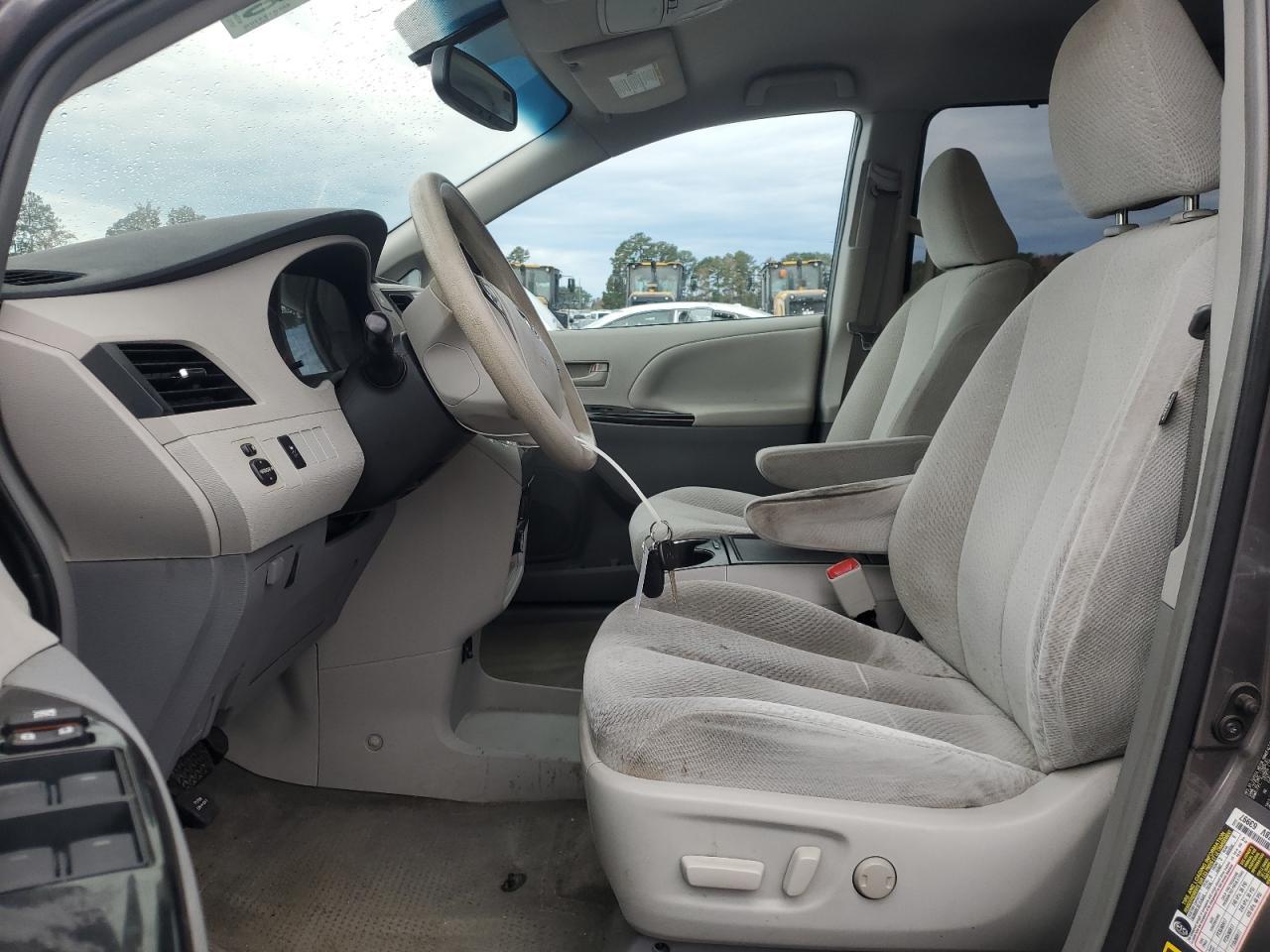 2014 TOYOTA SIENNA