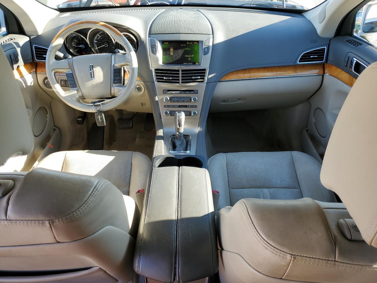 2010 LINCOLN MKT