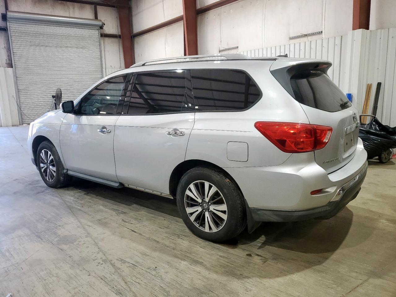 2017 NISSAN PATHFINDER