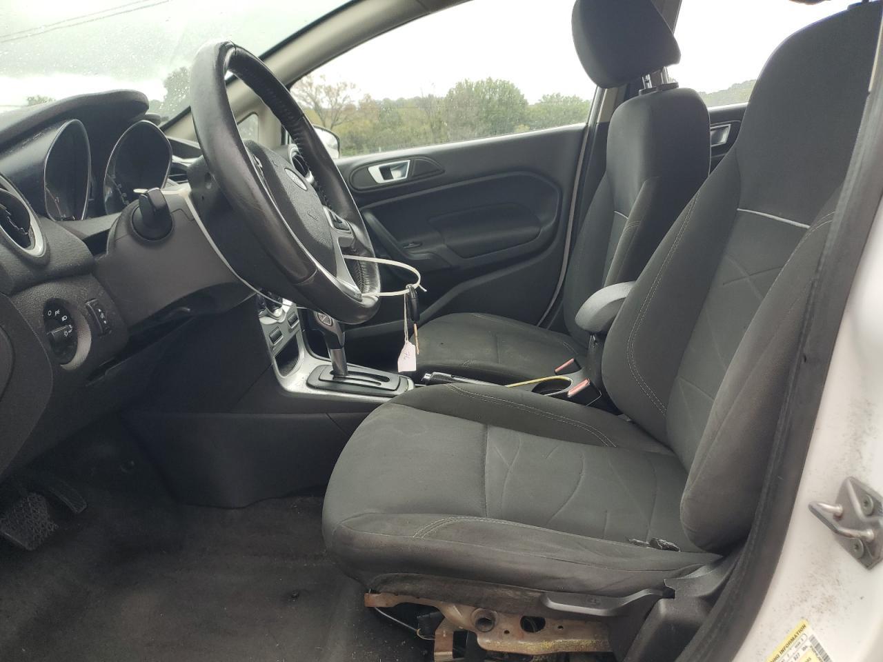 2014 FORD Fiesta