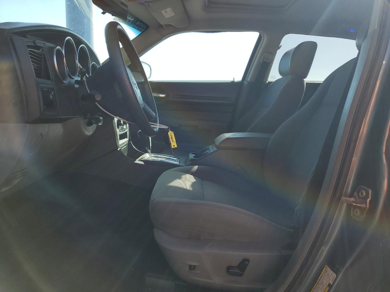 2005 DODGE MAGNUM
