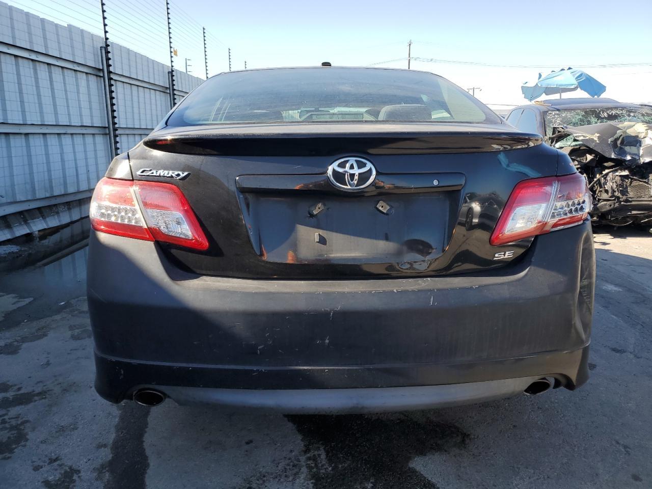 2011 TOYOTA CAMRY