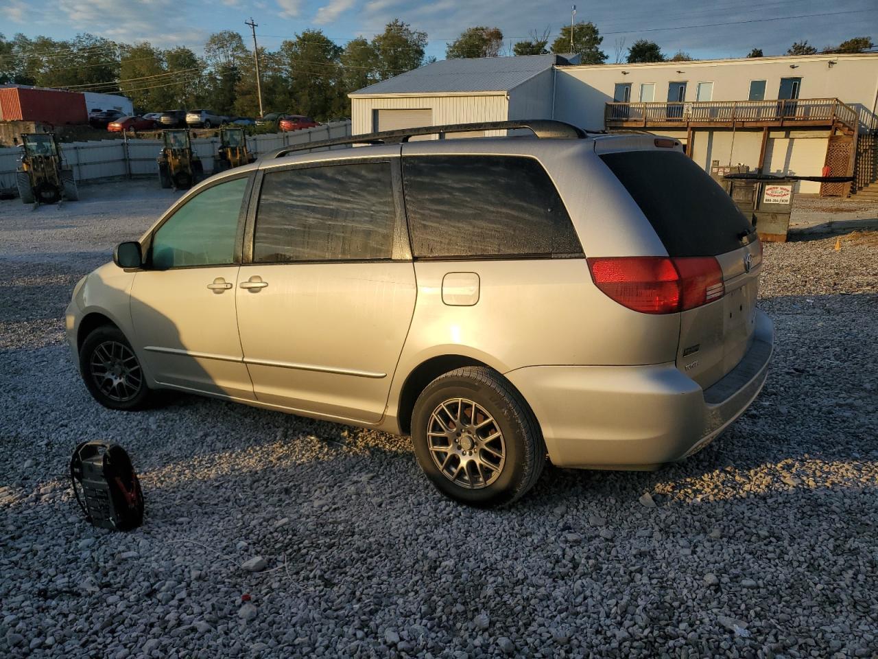 2005 TOYOTA SIENNA