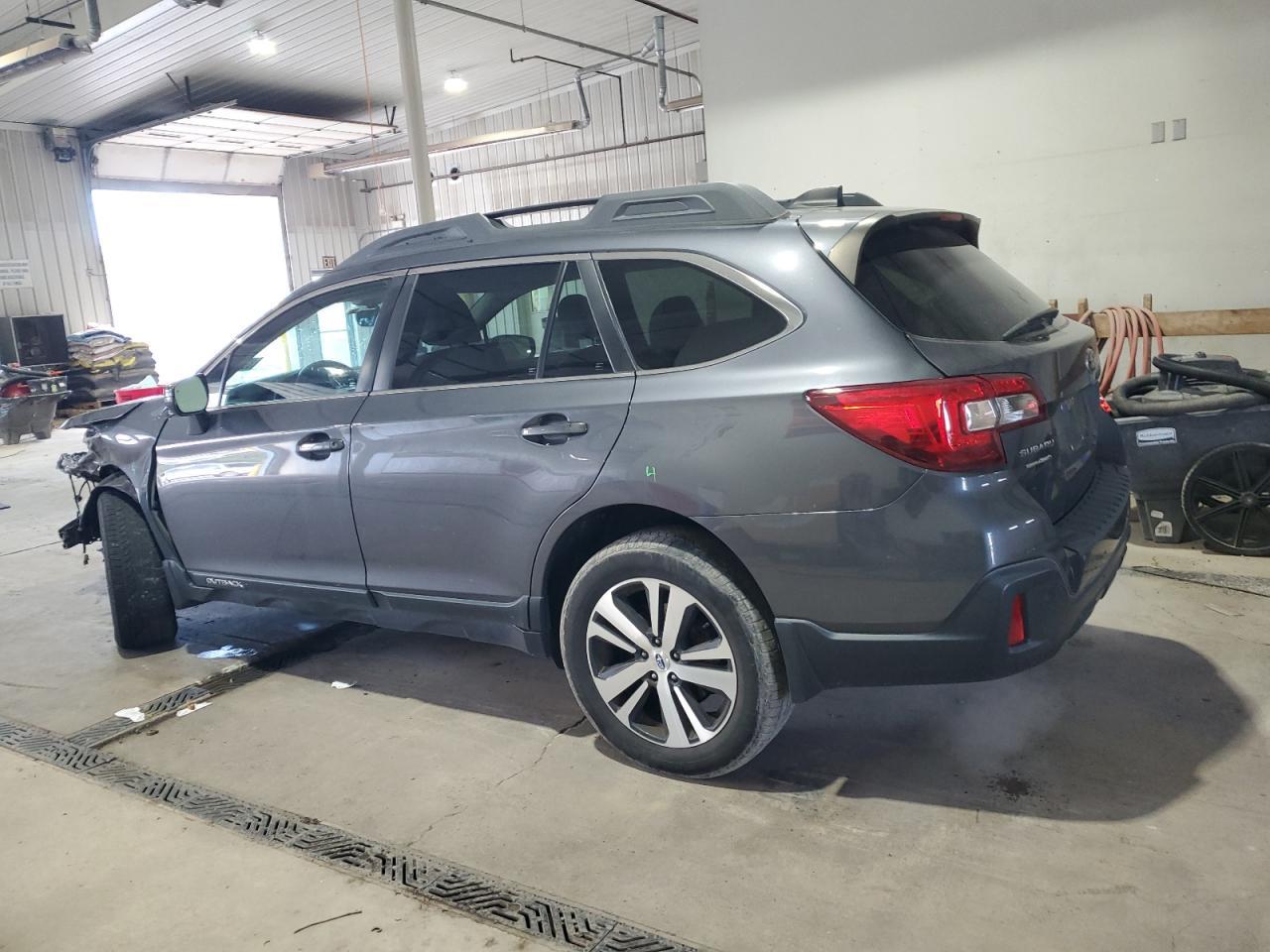 2018 SUBARU Outback