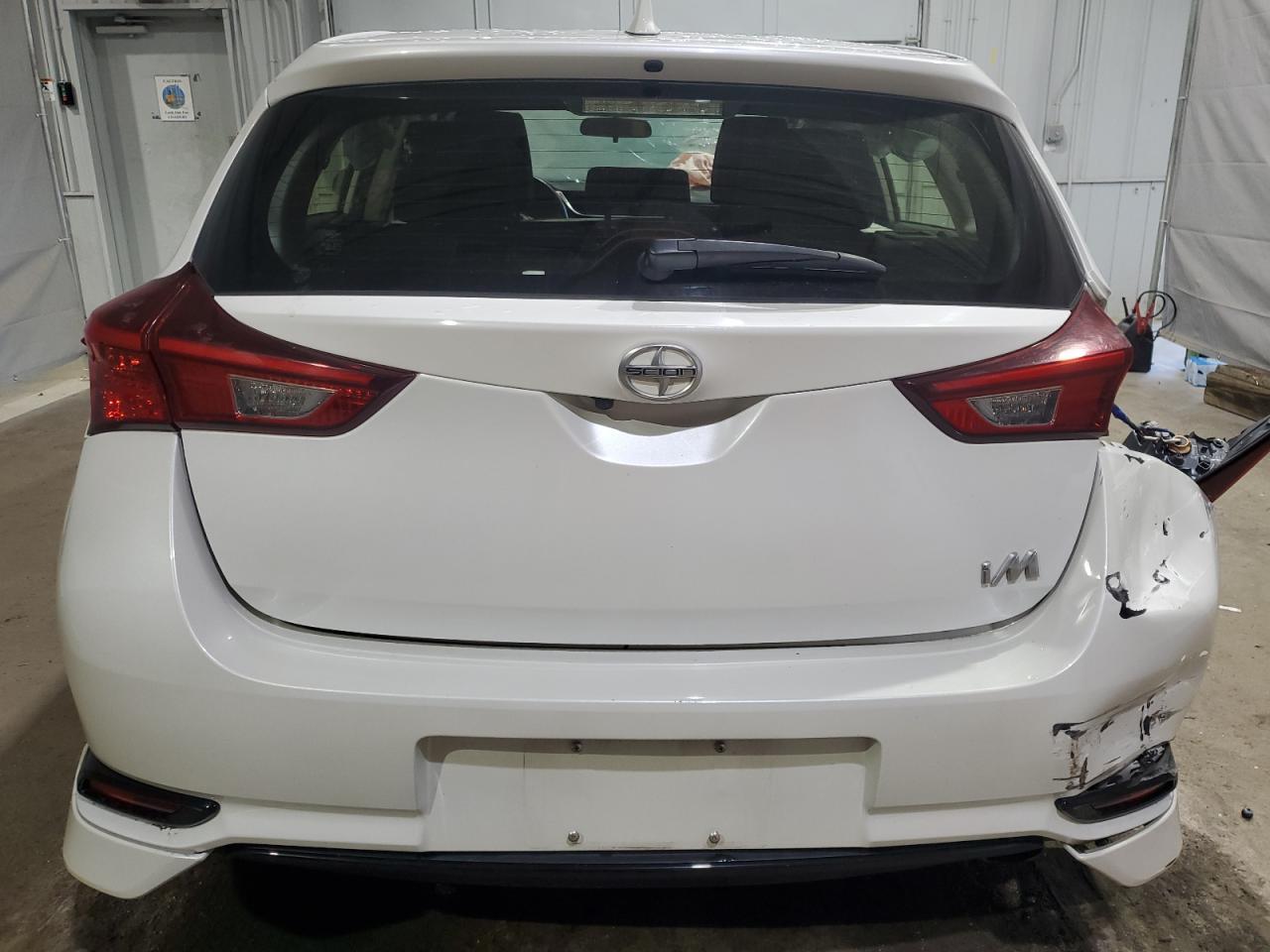 2016 TOYOTA SCION