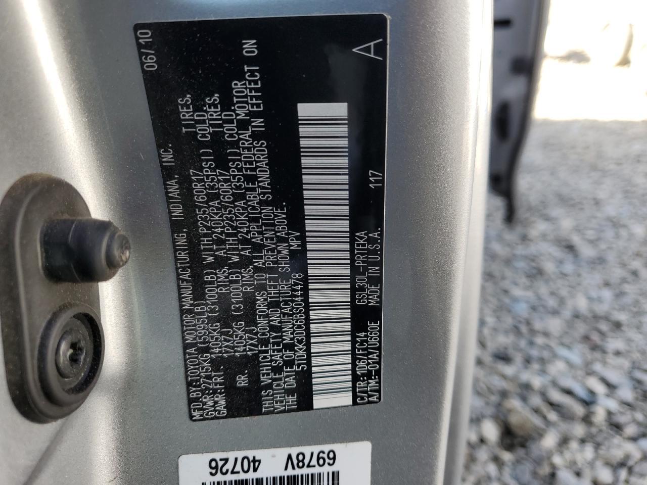 2011 TOYOTA SIENNA
