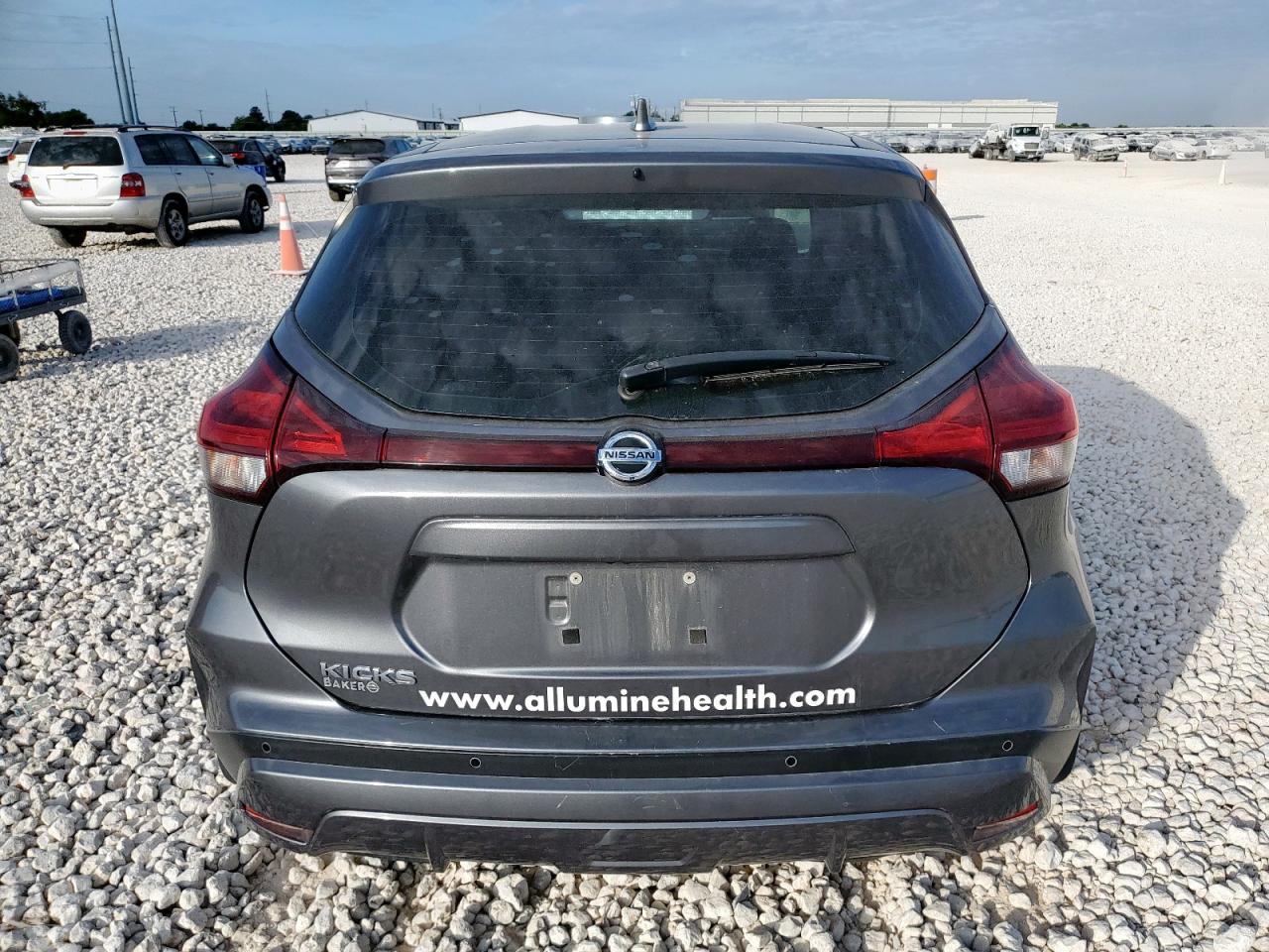 2021 NISSAN KICKS