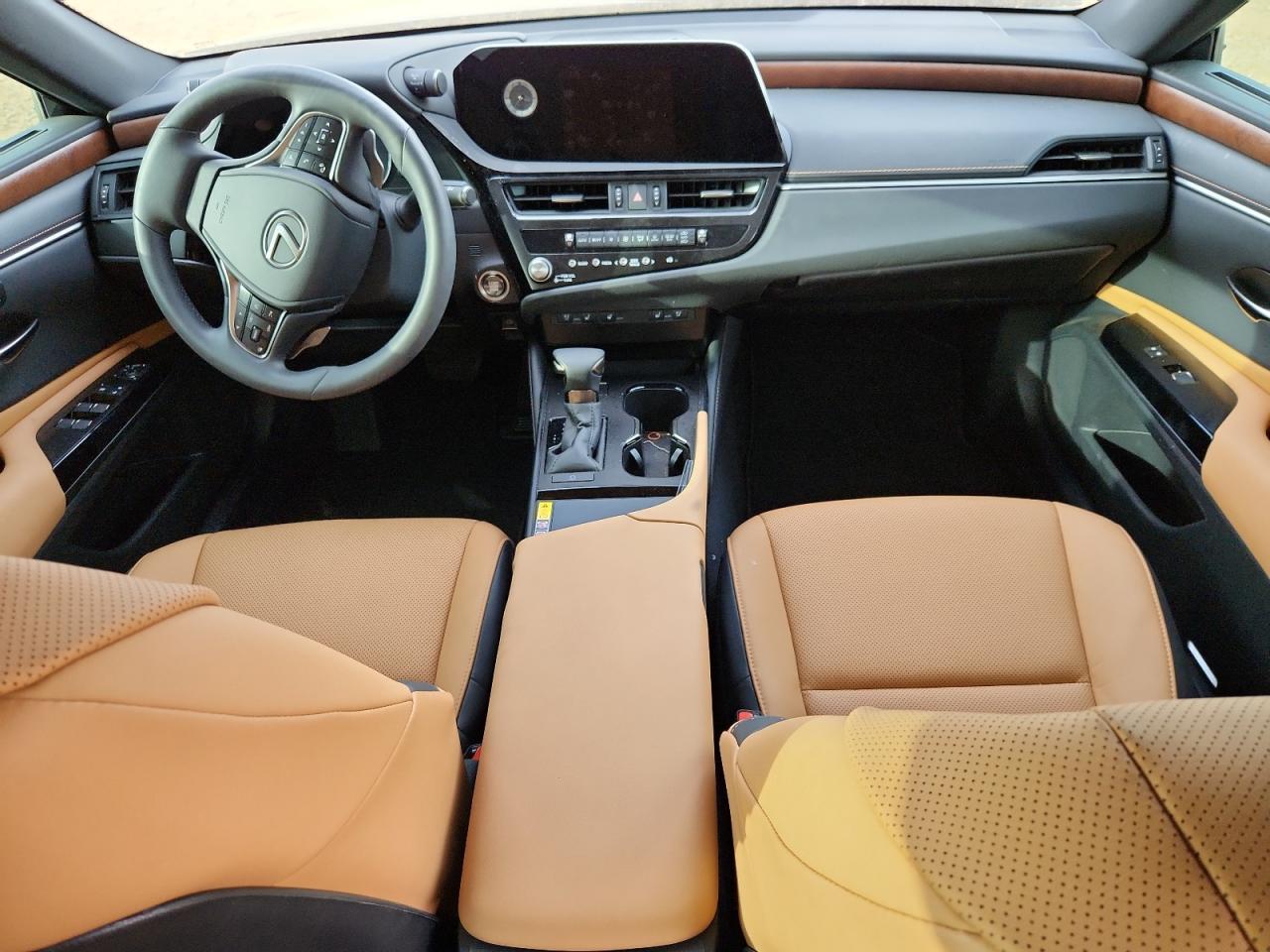 2025 LEXUS Es