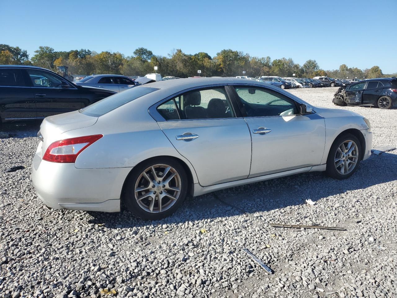 2011 NISSAN Maxima