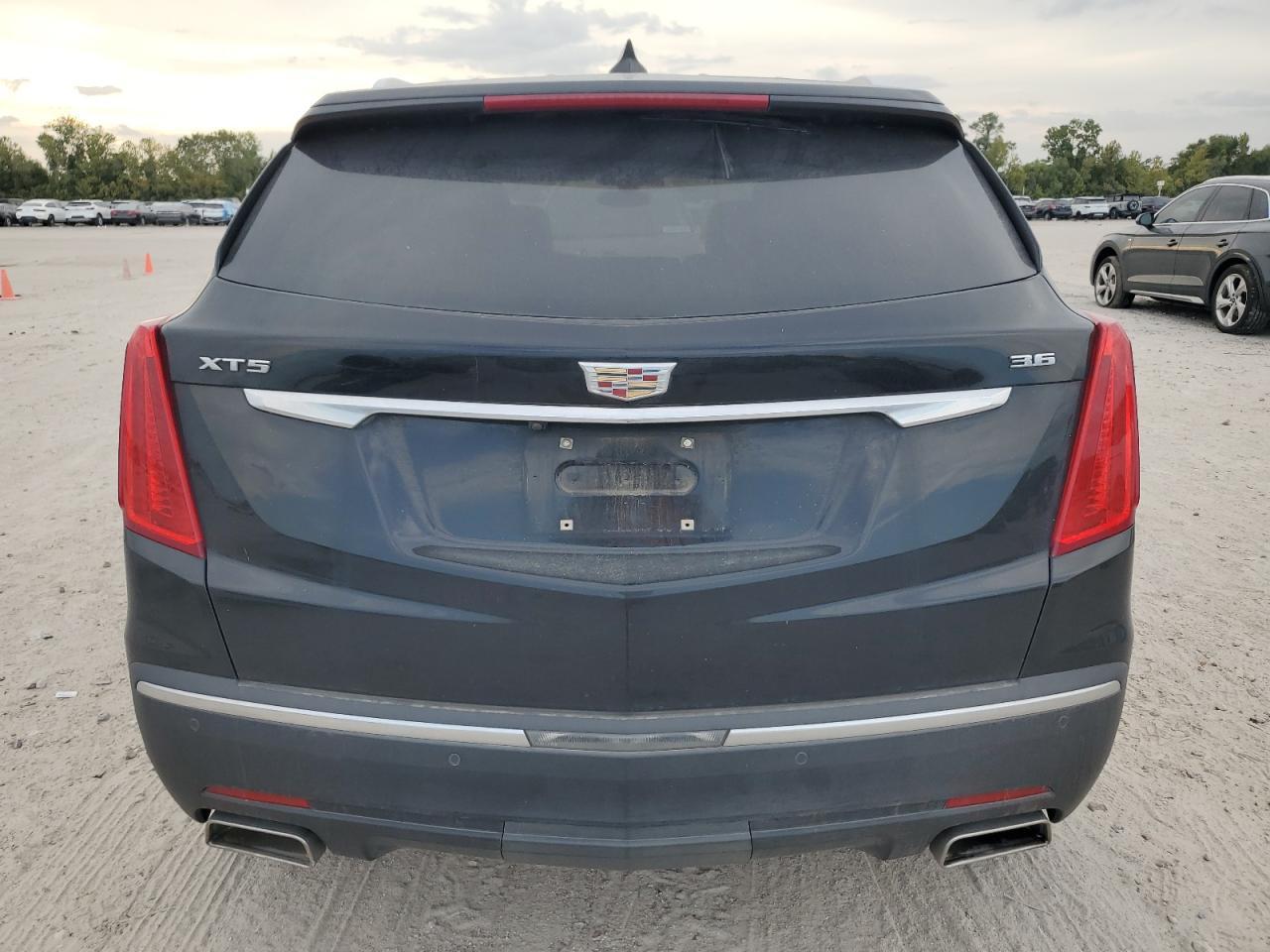 2017 CADILLAC XT5