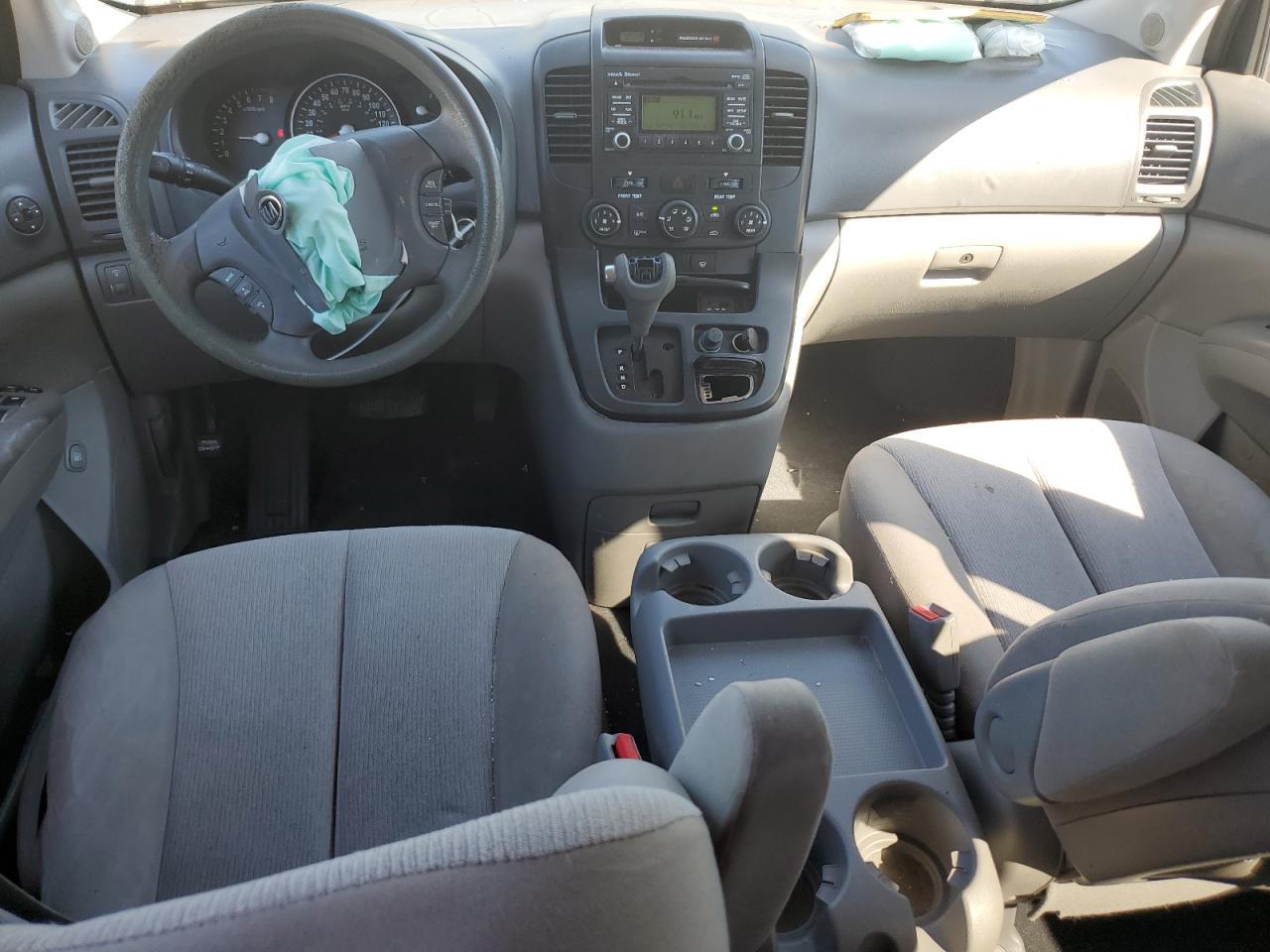 2011 KIA SEDONA