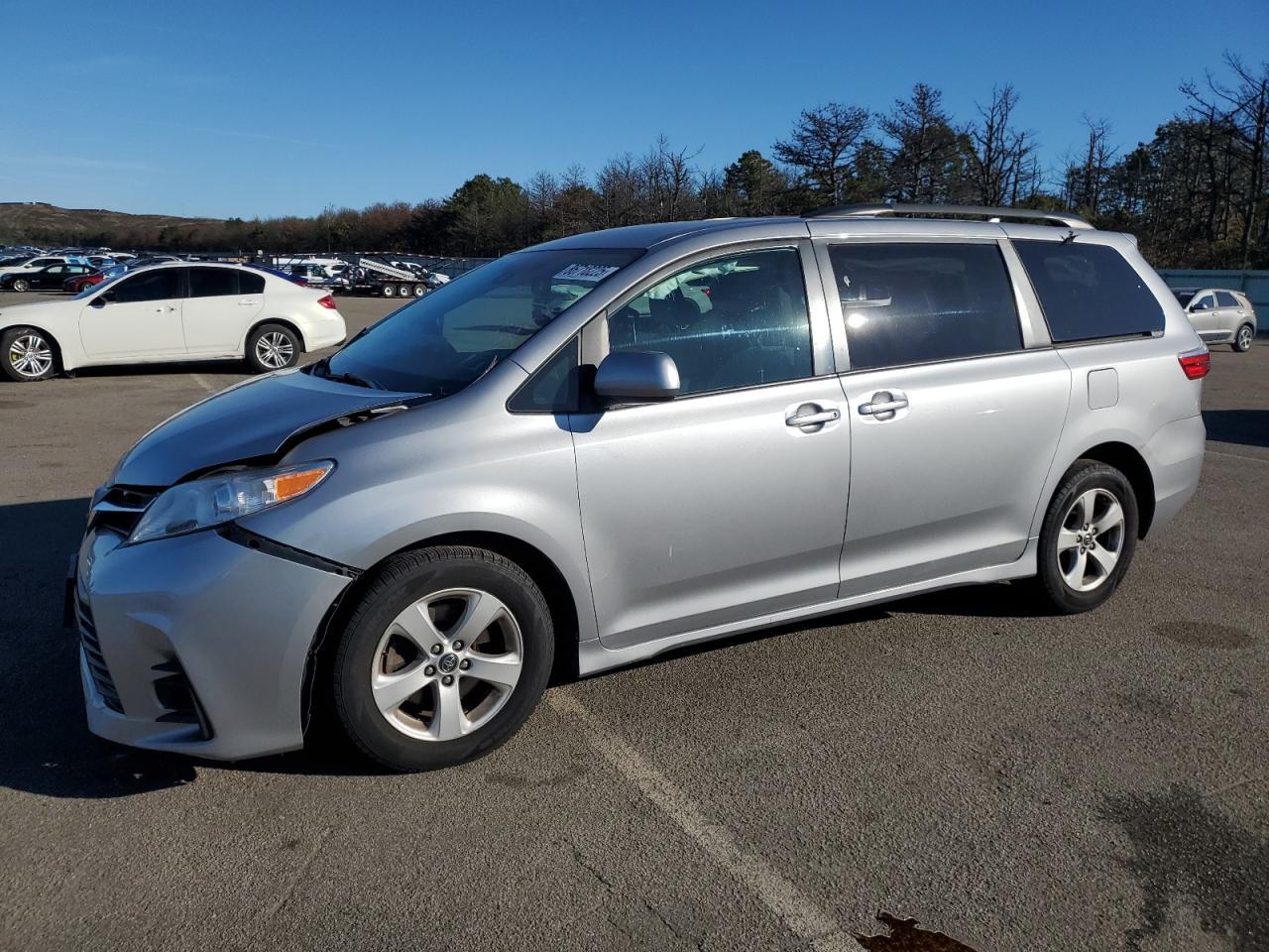 2018 TOYOTA SIENNA