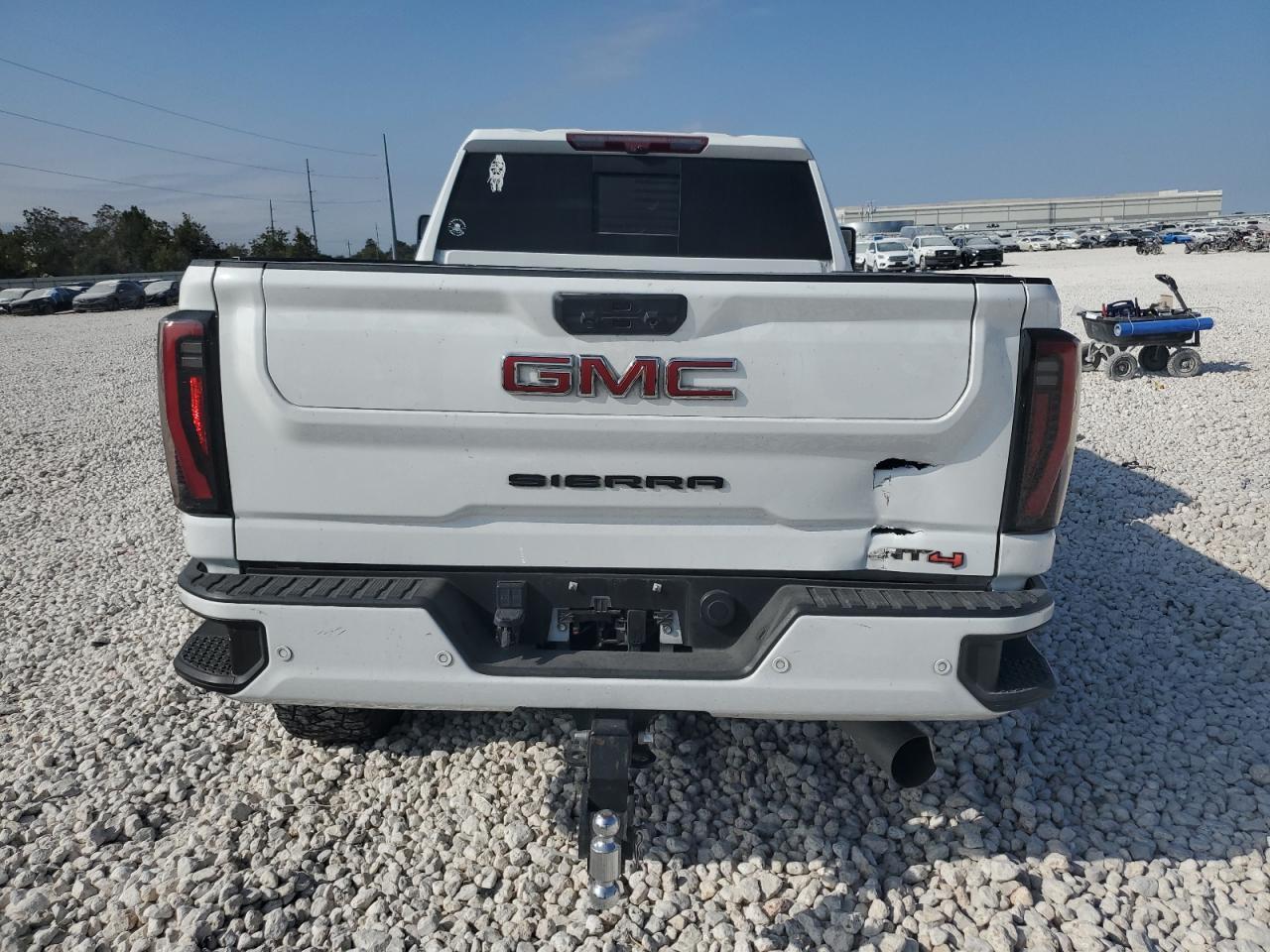 2024 GMC Sierra