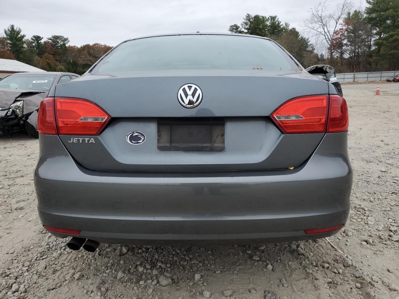2011 VOLKSWAGEN JETTA