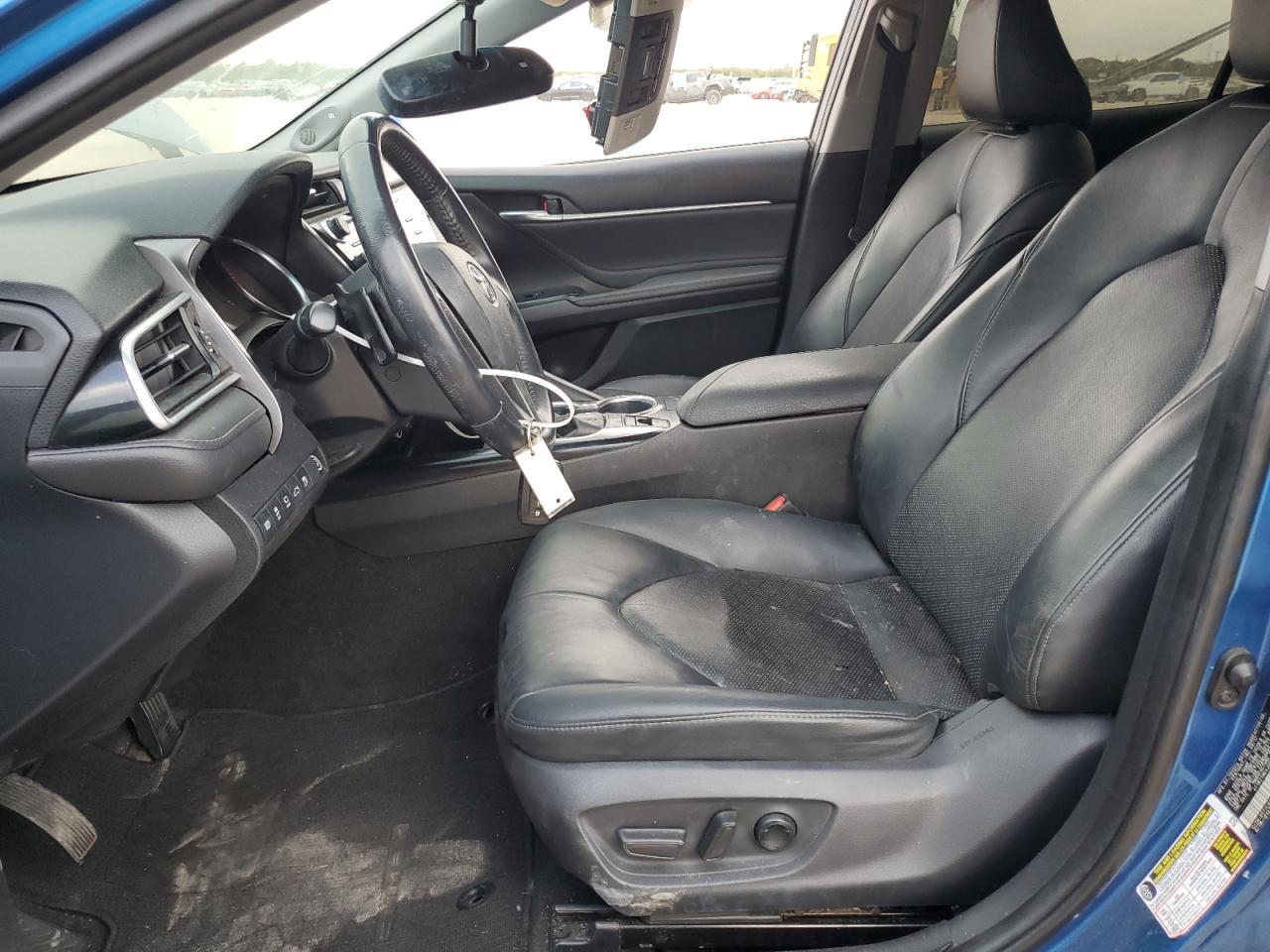 2018 TOYOTA CAMRY