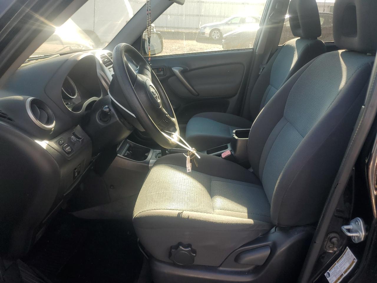 2004 TOYOTA RAV4