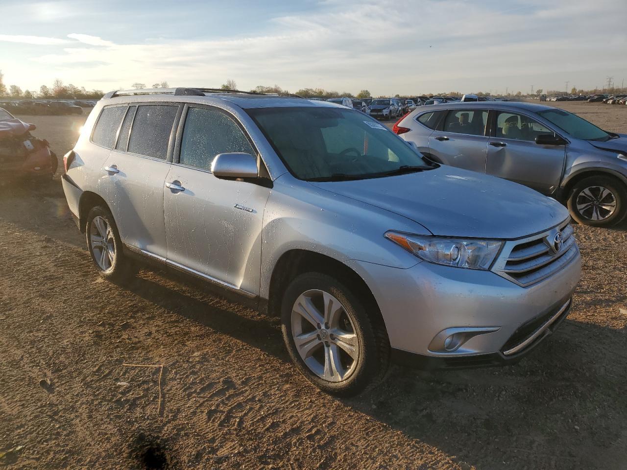 2013 TOYOTA HIGHLANDER