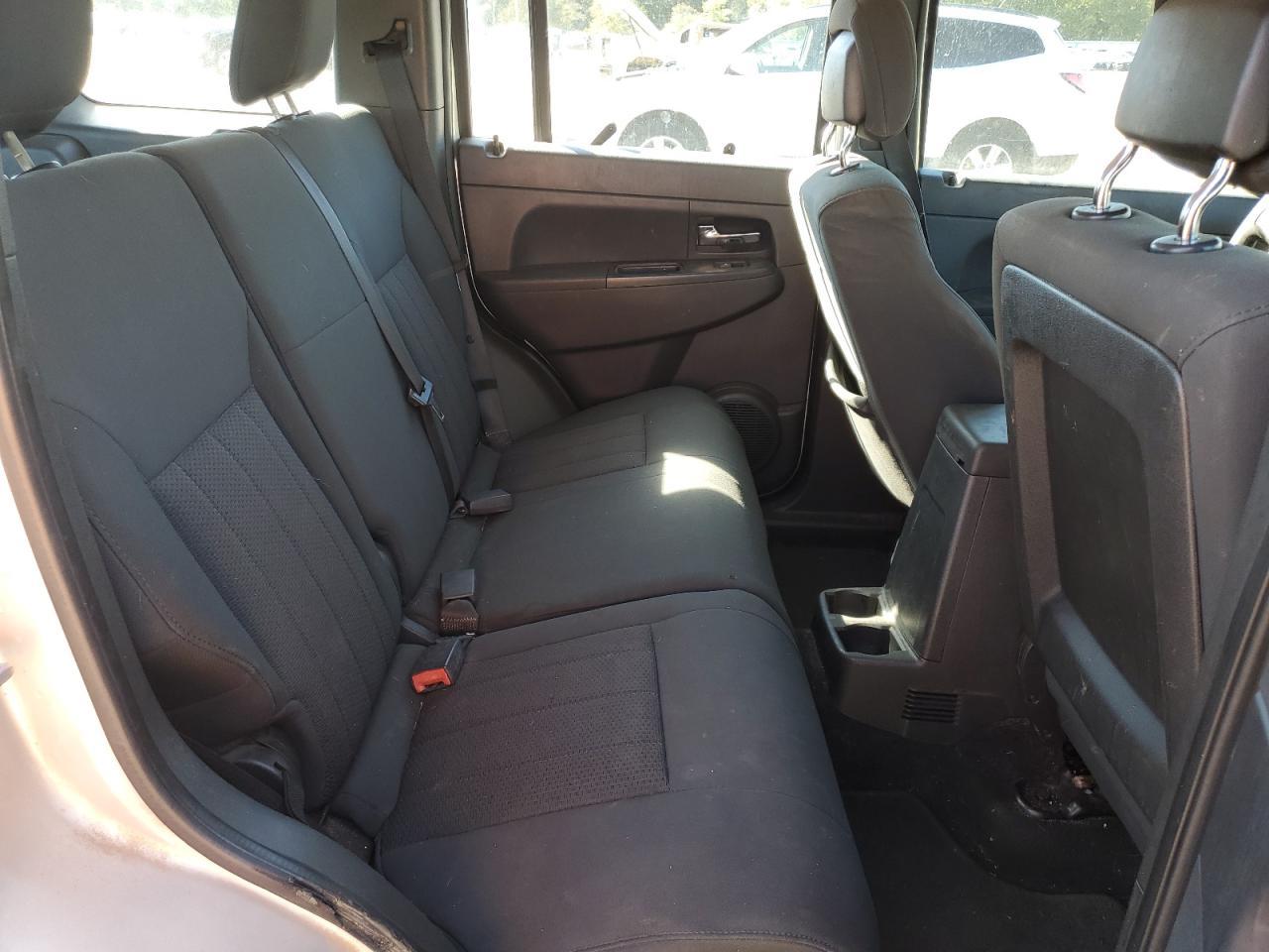 2012 JEEP Liberty