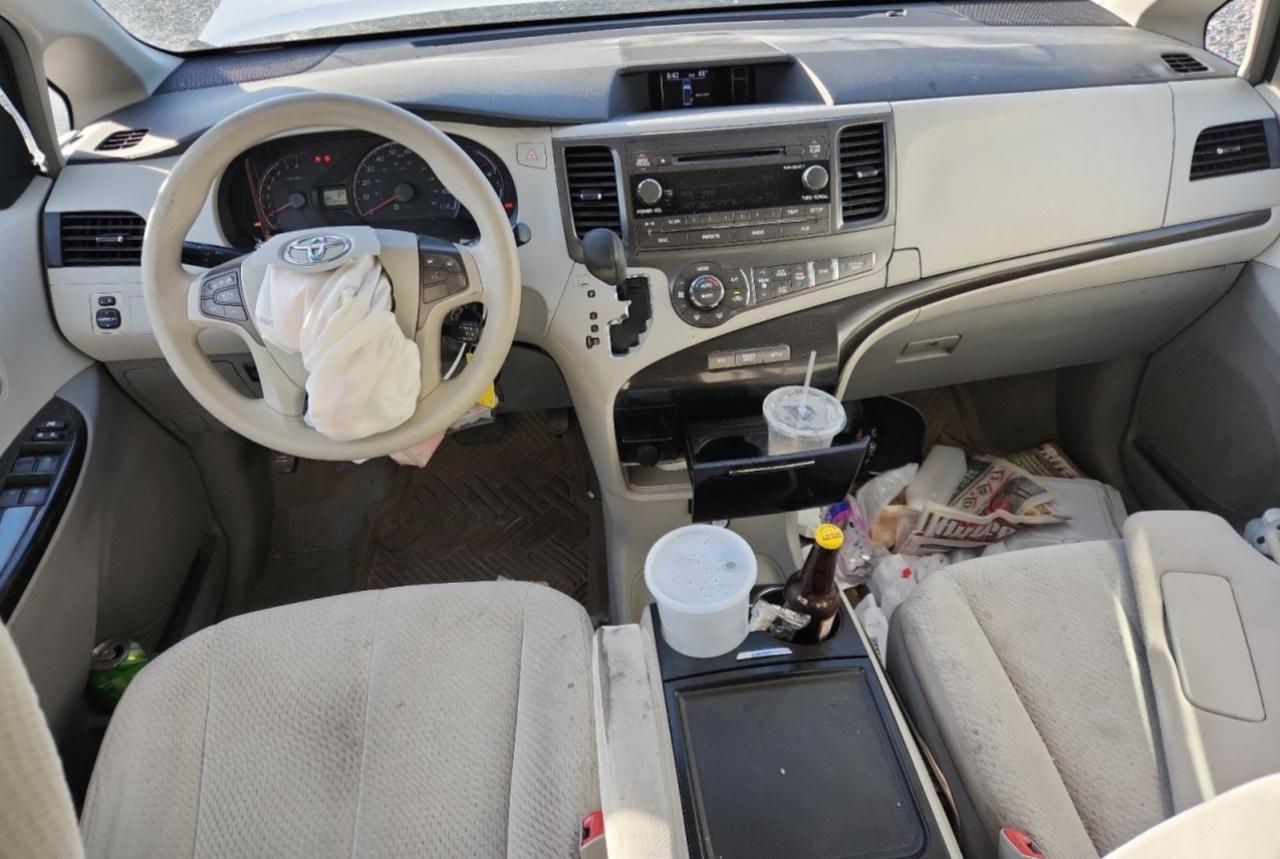 2013 TOYOTA SIENNA