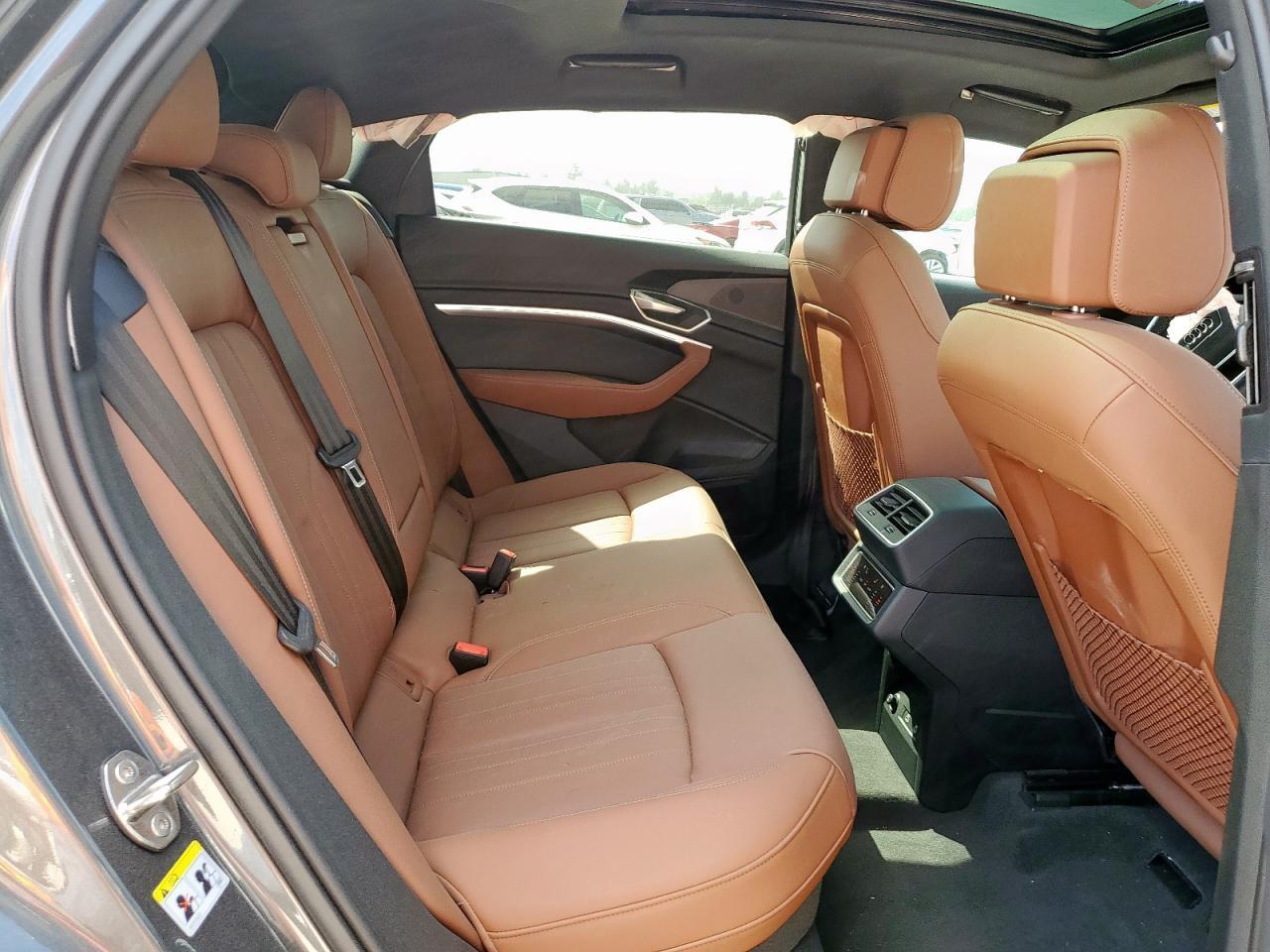 2024 AUDI Q8