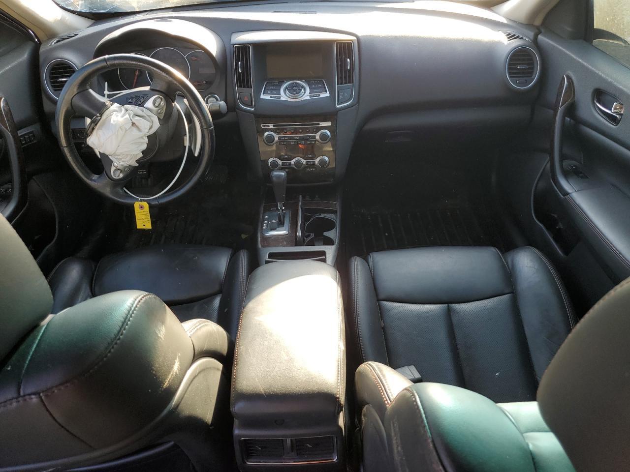 2011 NISSAN Maxima