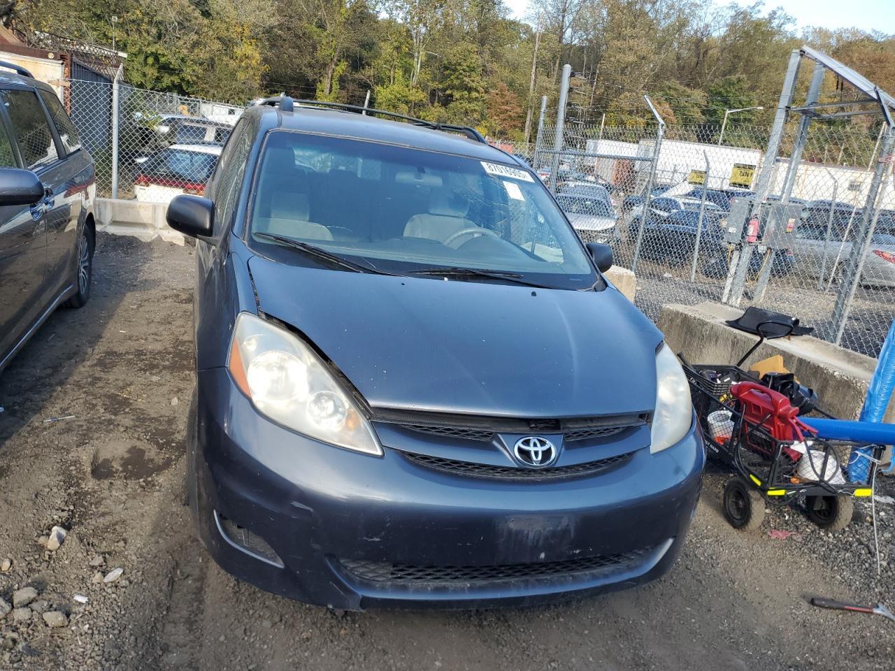 2007 TOYOTA SIENNA