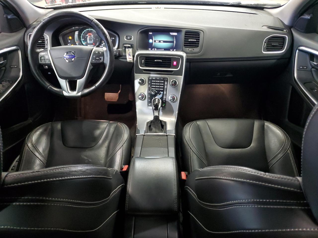 2017 VOLVO S60