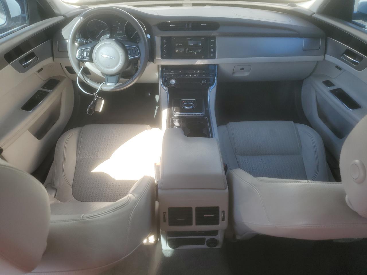2016 JAGUAR XF