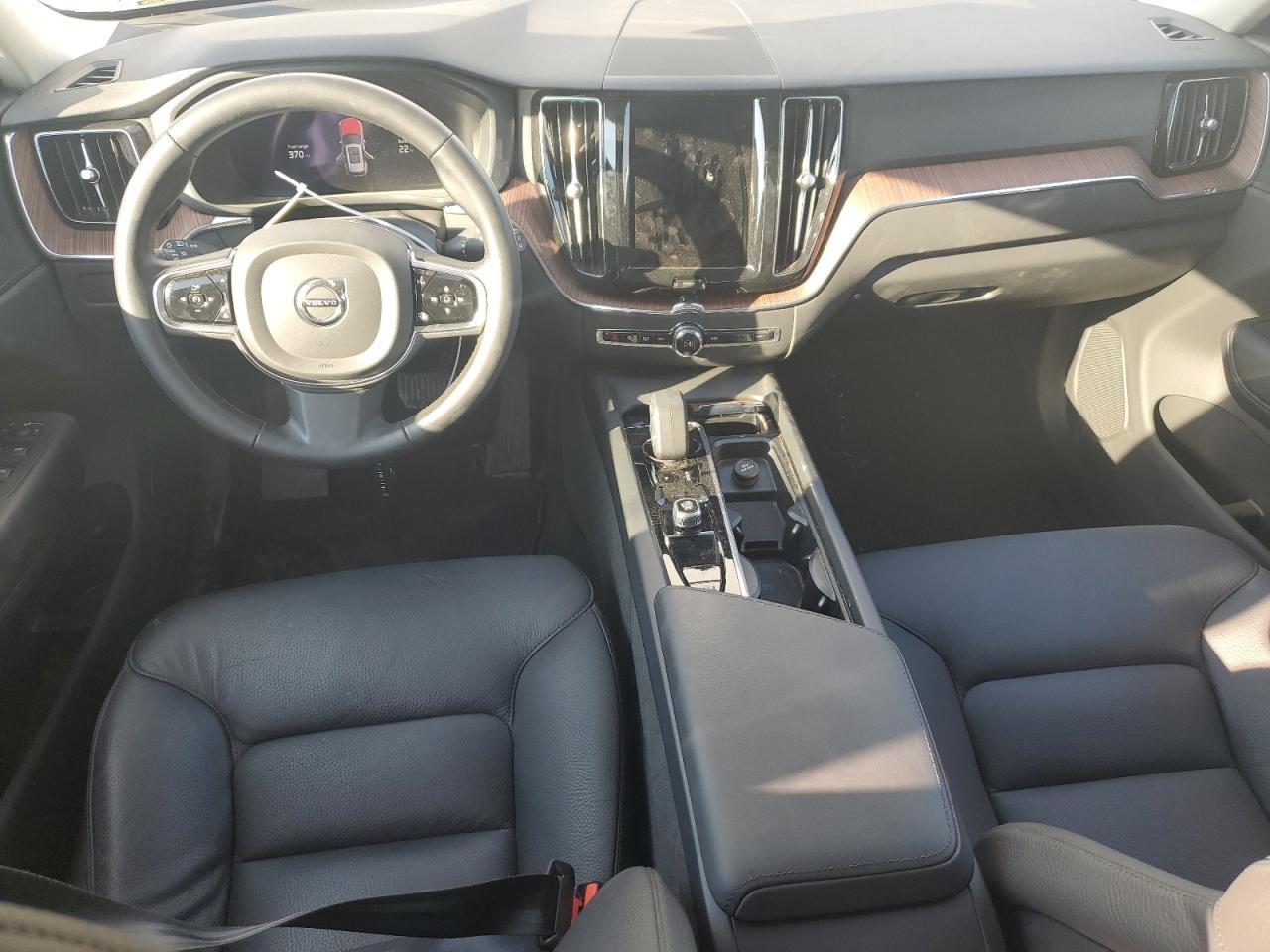 2023 VOLVO XC60