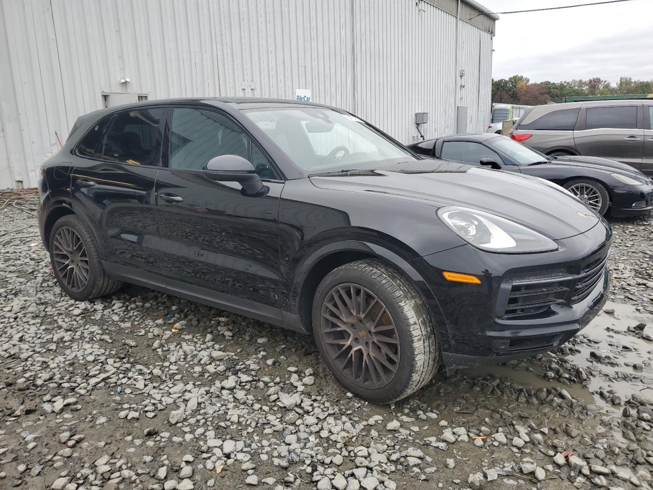2020 PORSCHE CAYENNE