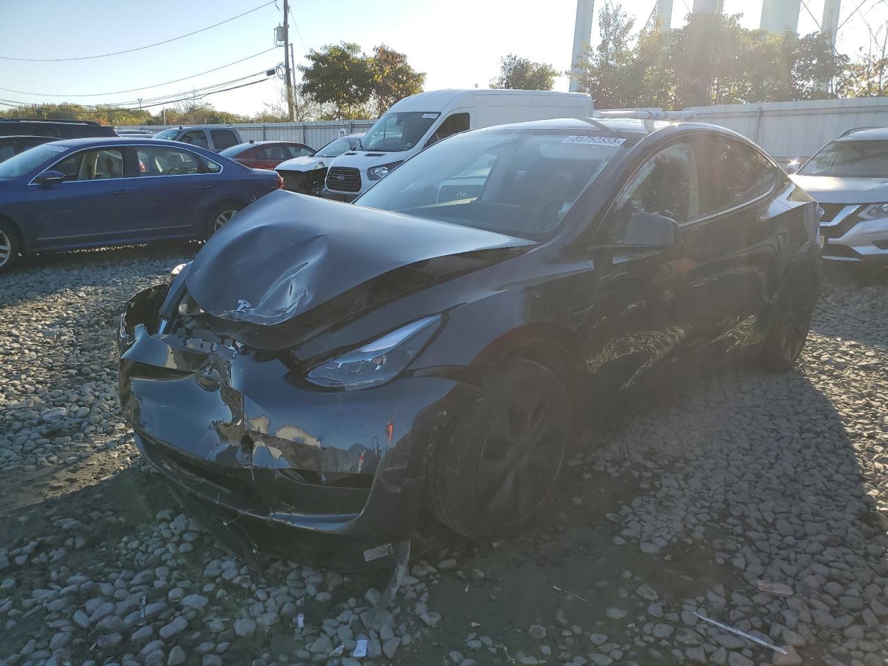 2024 TESLA MODEL Y