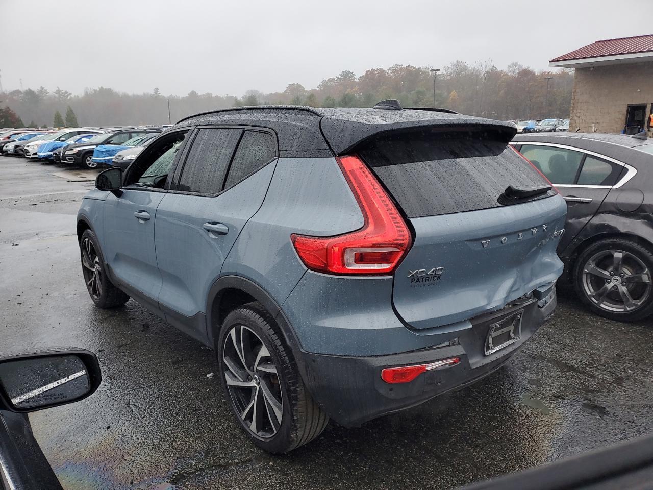 2020 VOLVO XC40