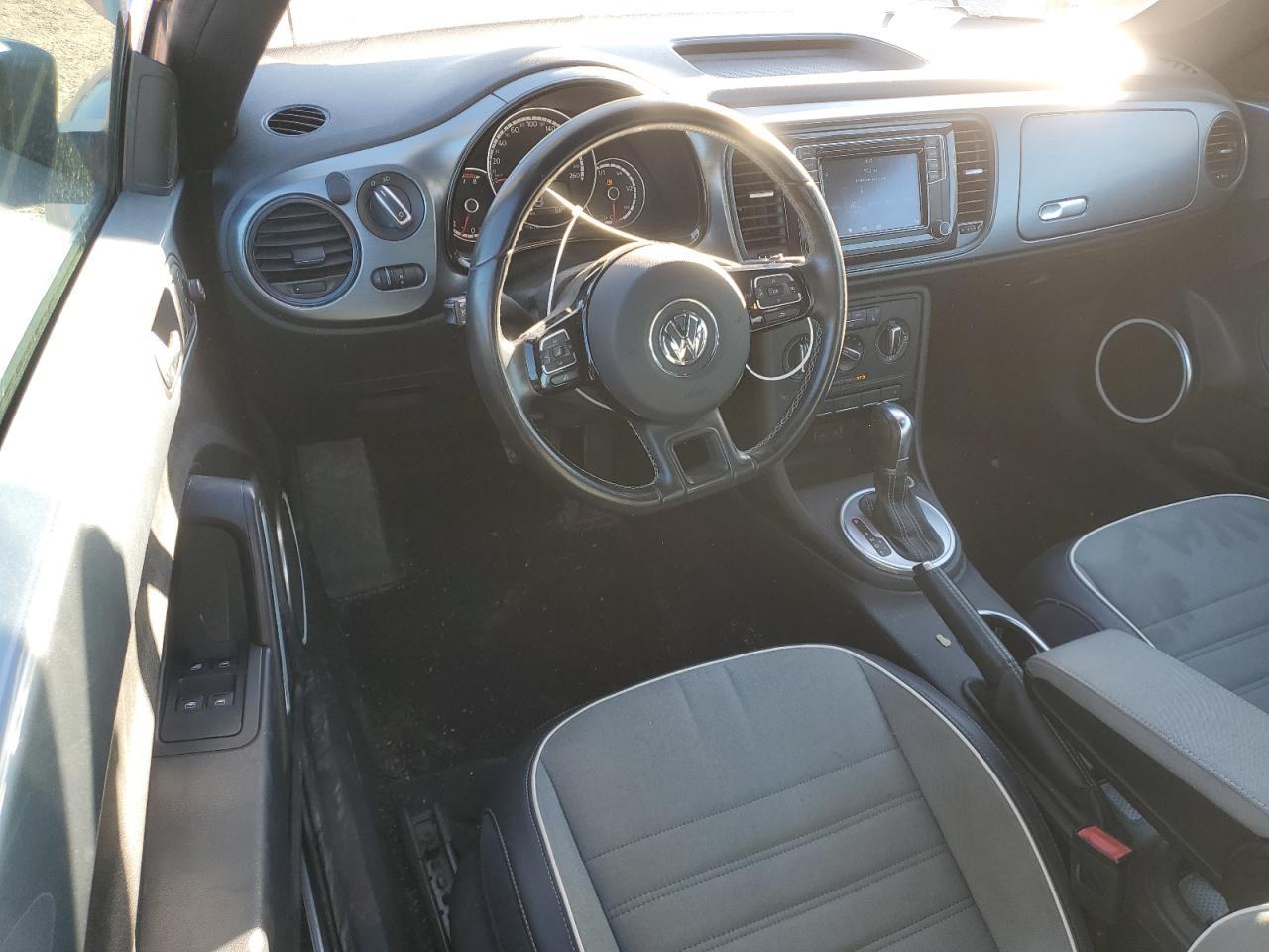 2016 VOLKSWAGEN Beetle
