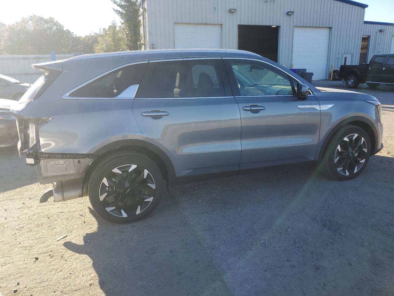 2025 KIA SORENTO