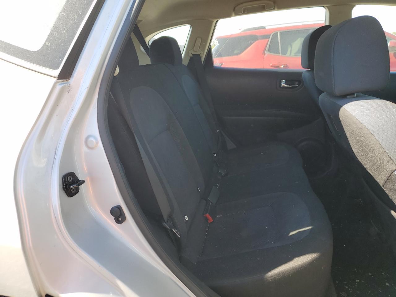 2014 NISSAN ROGUE