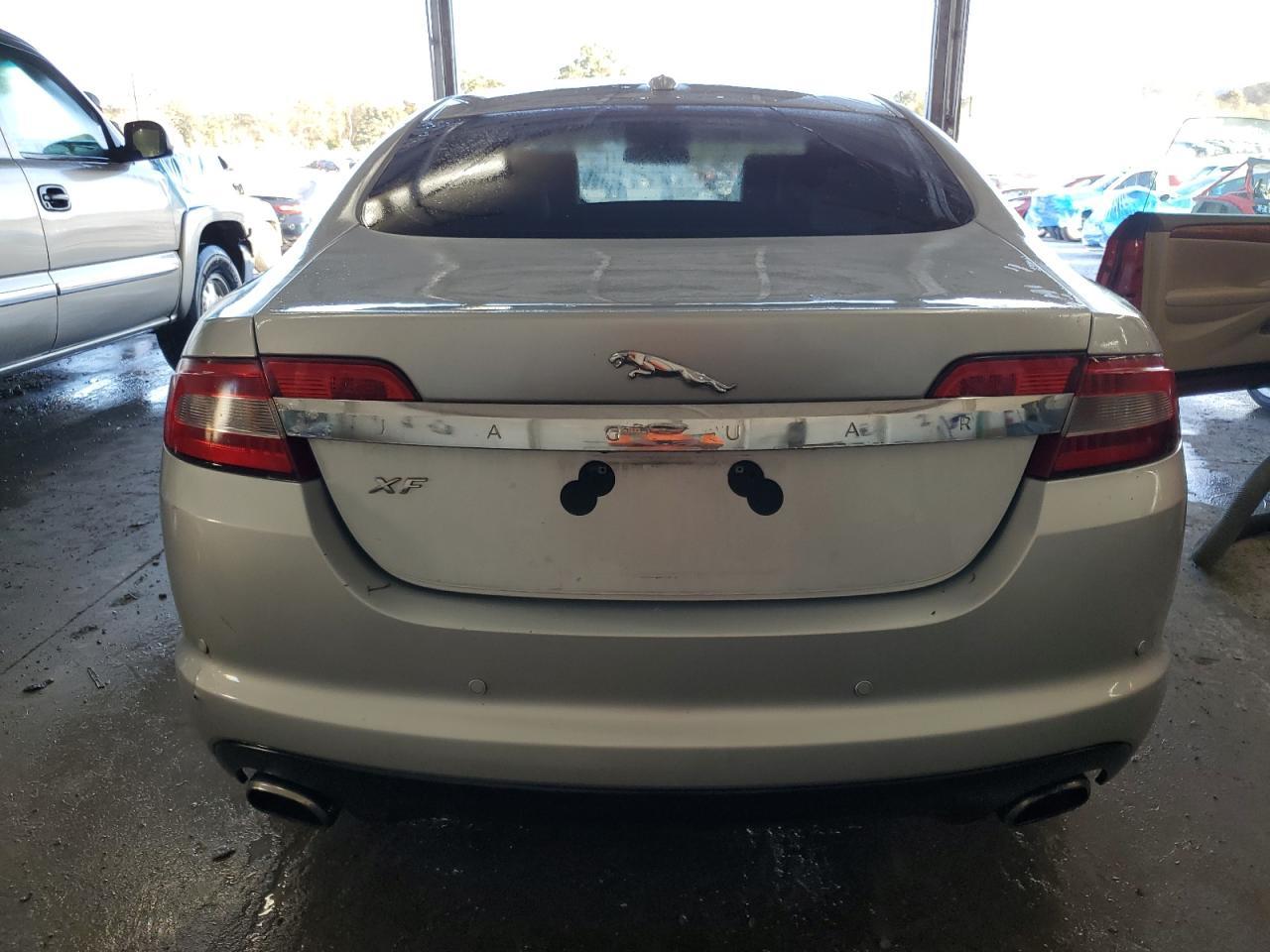 2011 JAGUAR XF