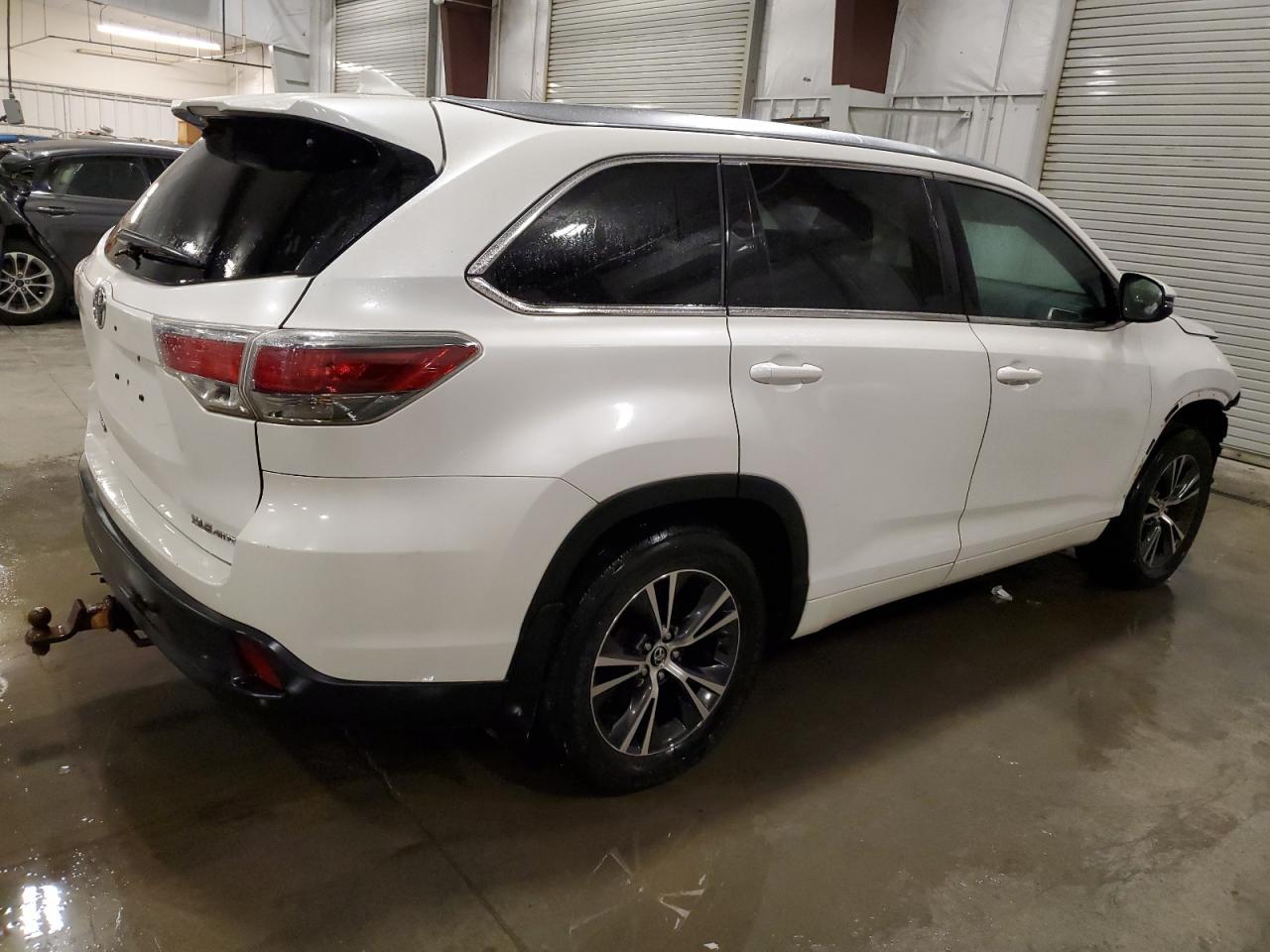 2016 TOYOTA HIGHLANDER
