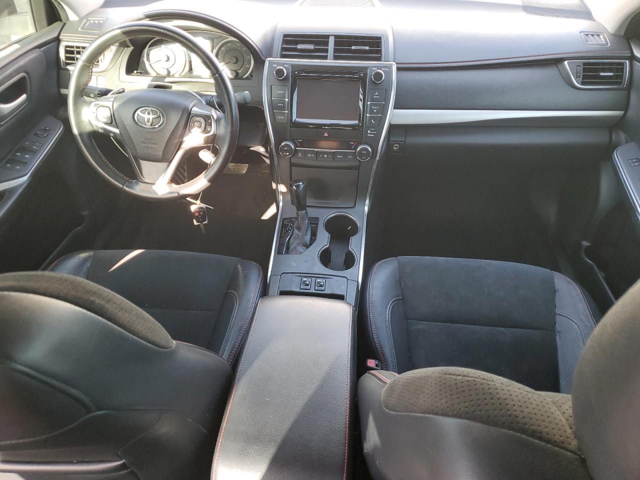 2016 TOYOTA CAMRY