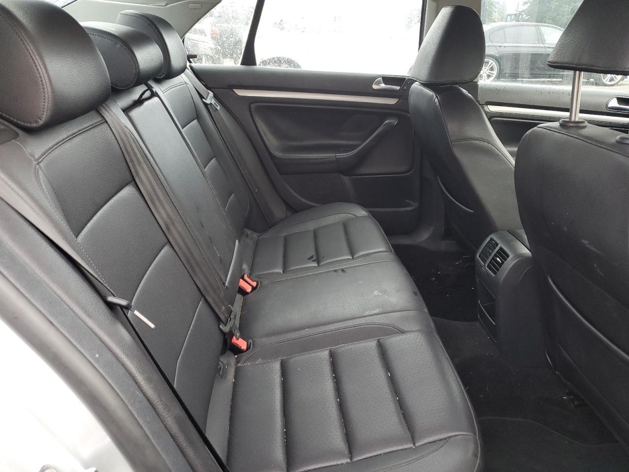 2010 VOLKSWAGEN JETTA