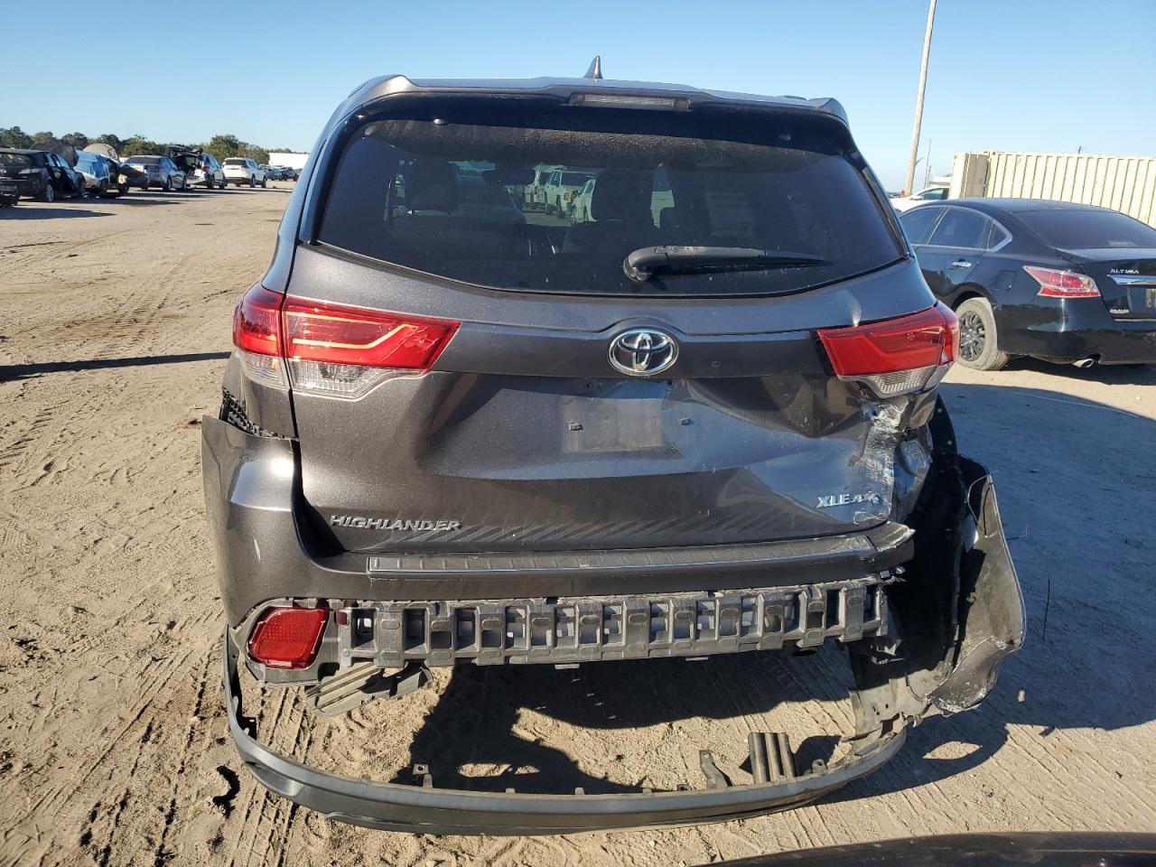 2017 TOYOTA HIGHLANDER