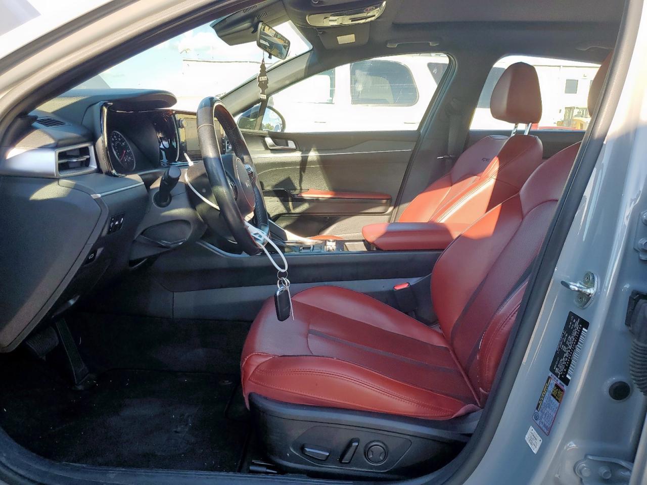 2022 KIA K5