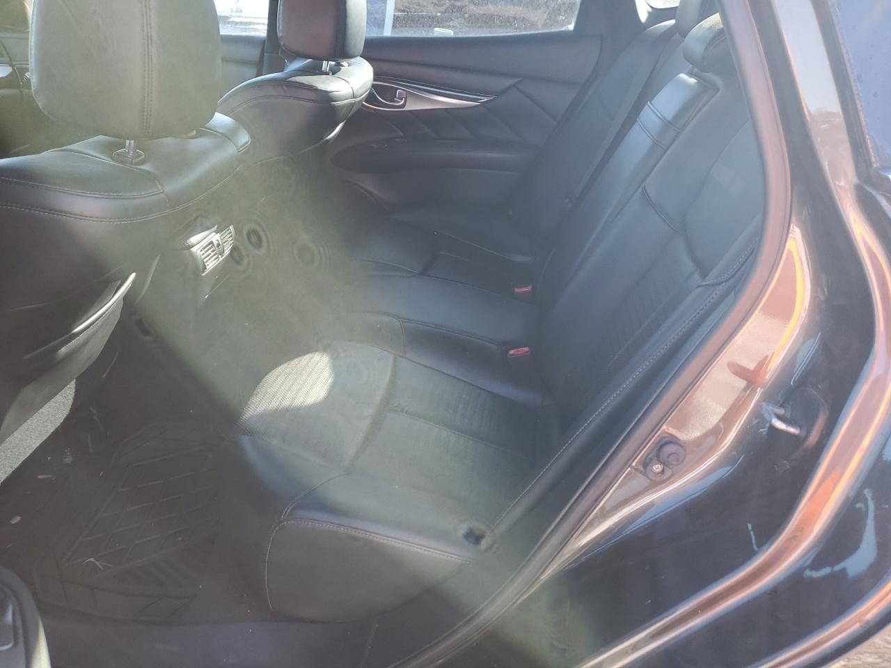 2017 INFINITI Q70