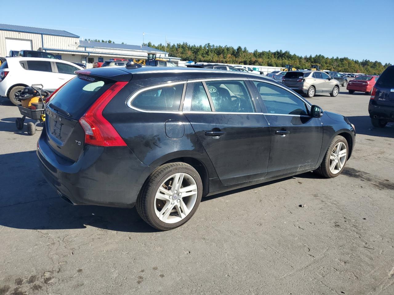 2015 VOLVO V60