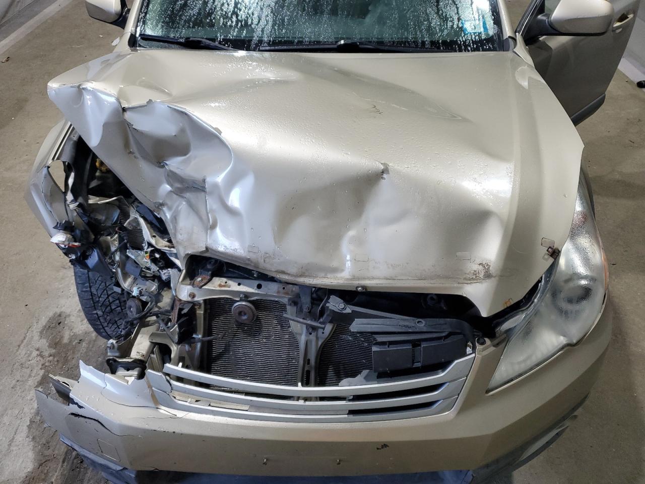 2010 SUBARU Outback