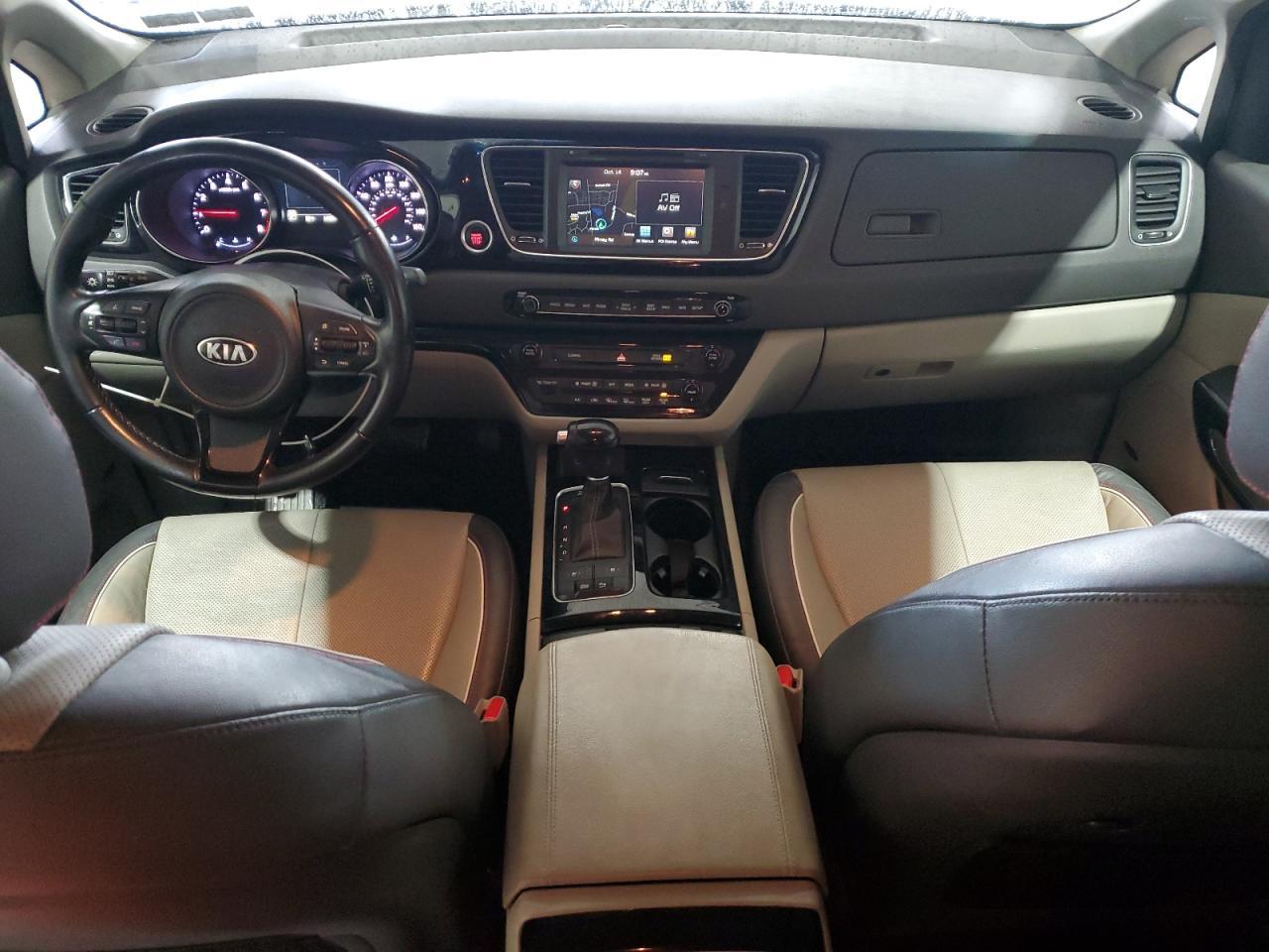 2015 KIA SEDONA