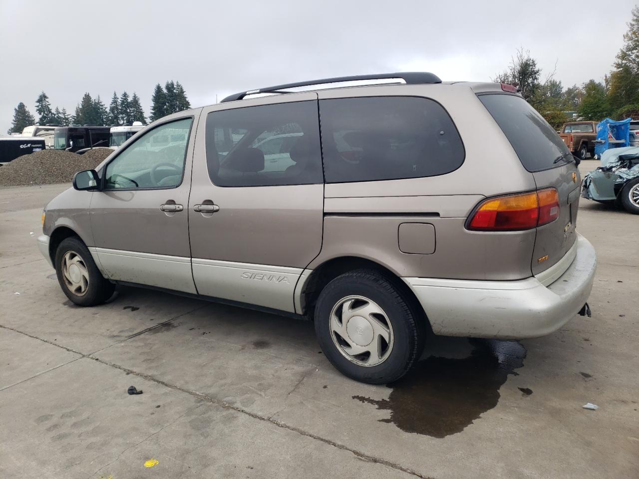 1998 TOYOTA SIENNA