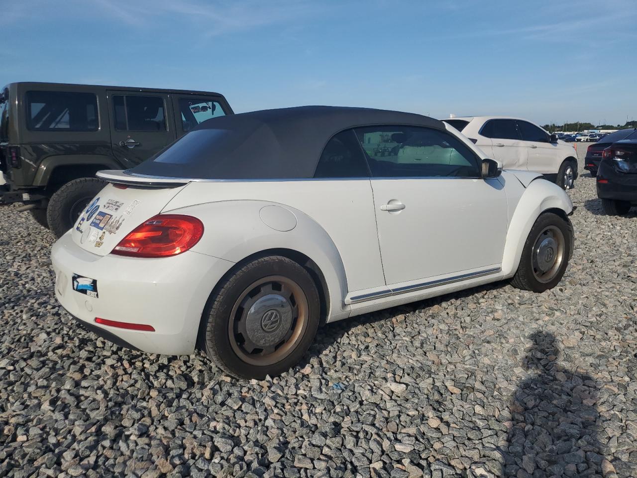 2016 VOLKSWAGEN Beetle