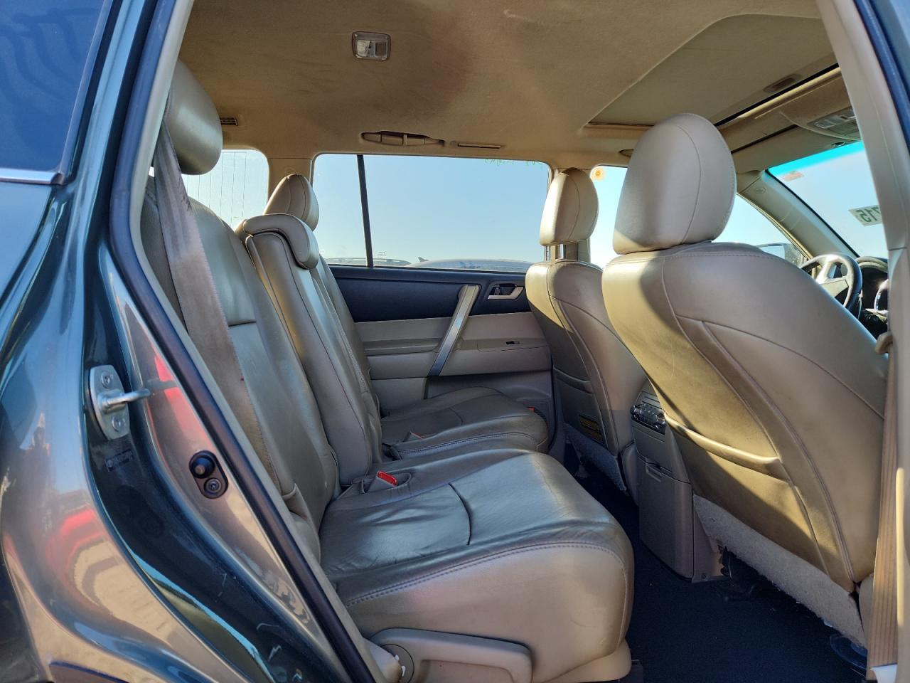 2012 TOYOTA HIGHLANDER