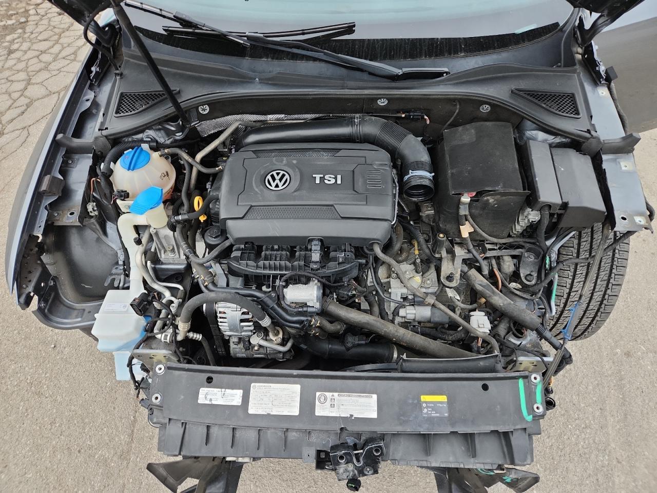 2017 VOLKSWAGEN Passat