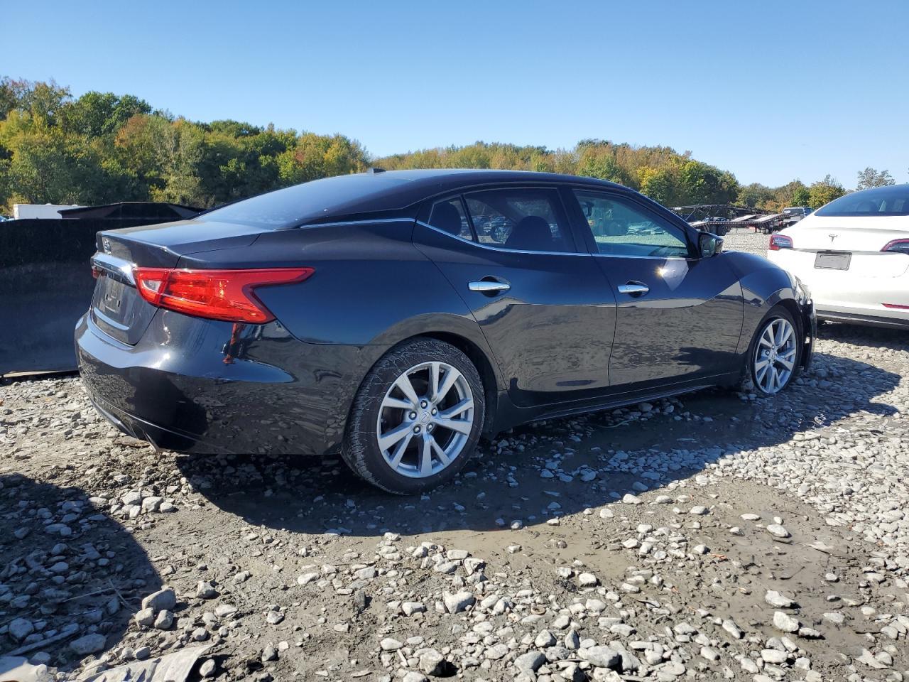 2016 NISSAN Maxima